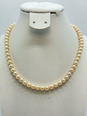 Vintage Japan Faux Glass Pearl Necklace Cream Classic Strand Wedding